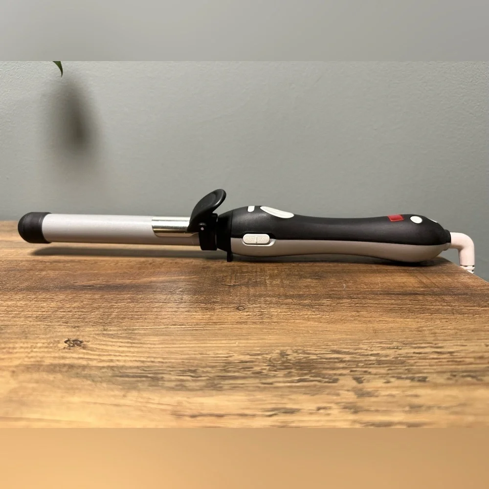Beachwaver S1 Series Rotating Curling Iron. 1” Ceramic Barrel.